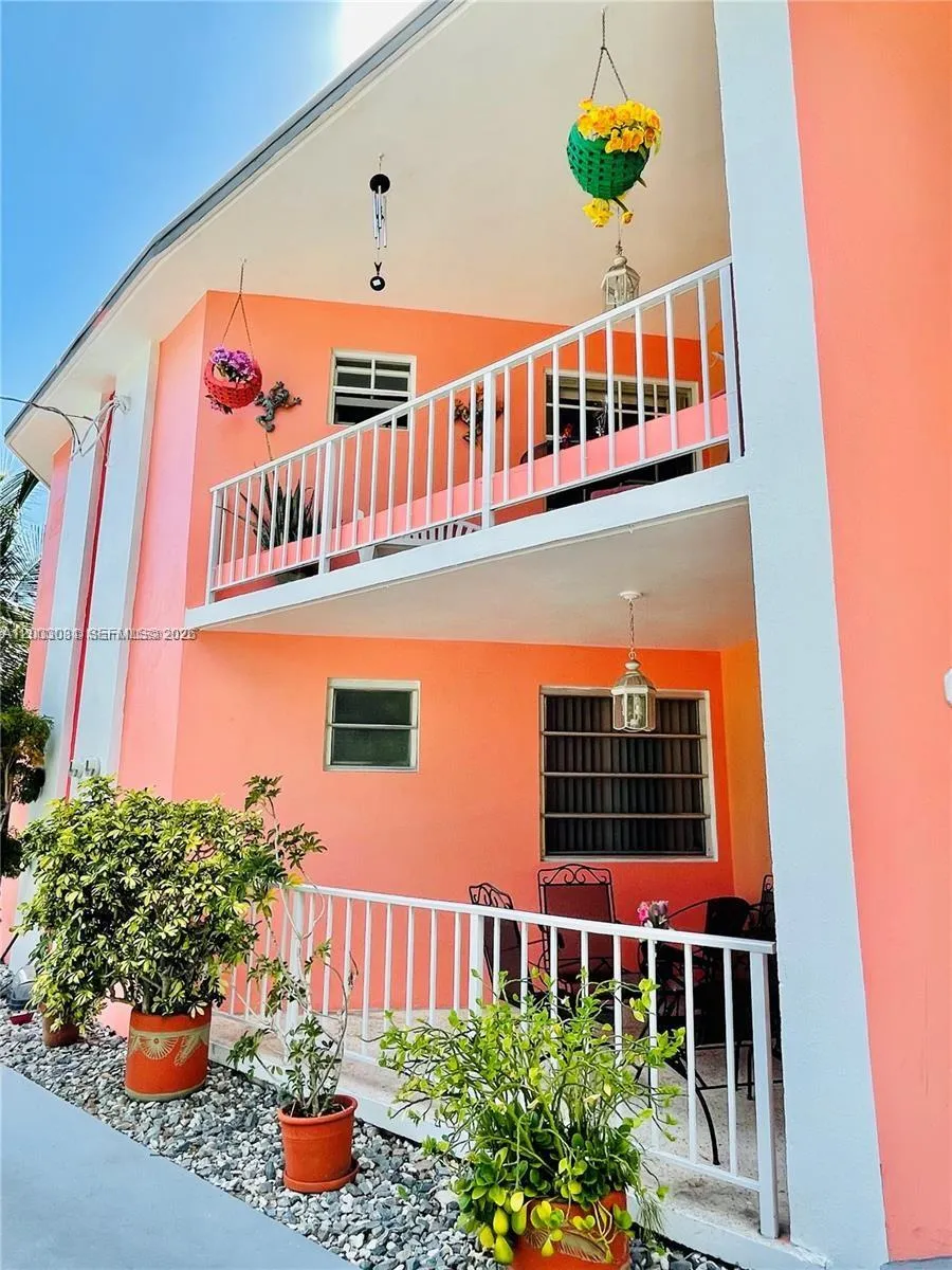 270 NW 34th Ter, Miami FL 33127