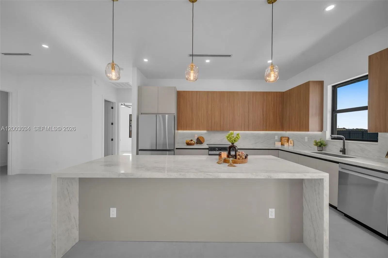 1055 Embers PKWY W, Cape Coral FL 33993