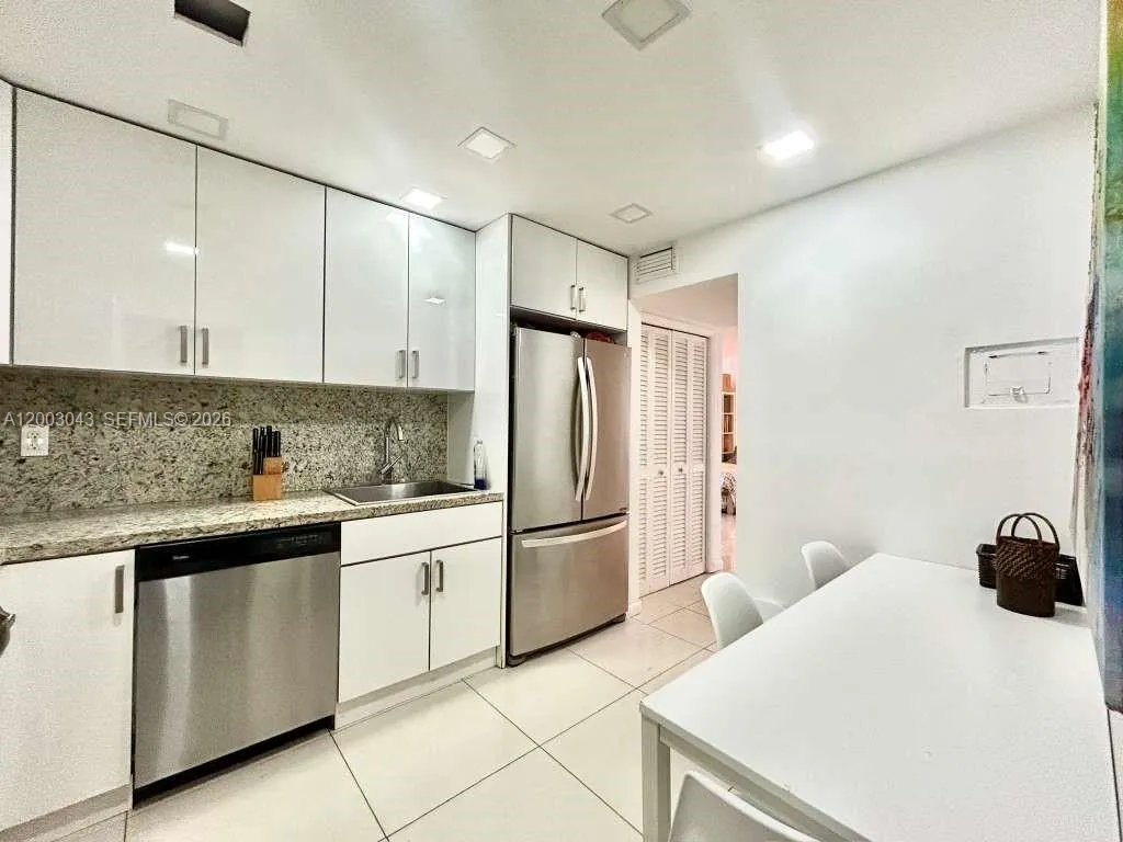 9500 W Bay Harbor Dr # 2G, Bay Harbor Islands FL 33154