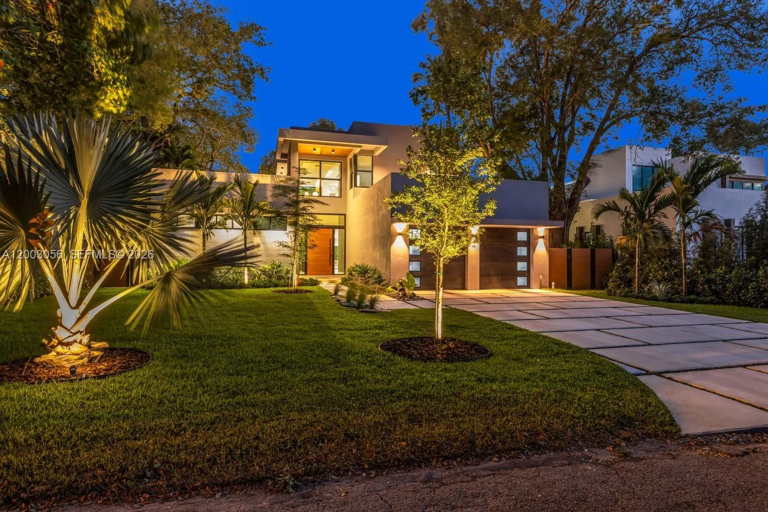 6 bedroom 6 bath for sale at 824 NE 111th St, Biscayne Park FL 33161