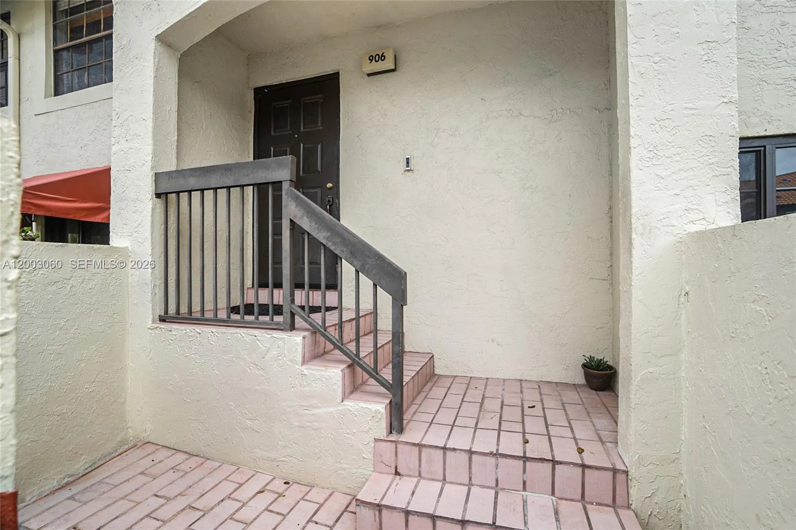 906 Republic Ct, Deerfield Beach FL 33442