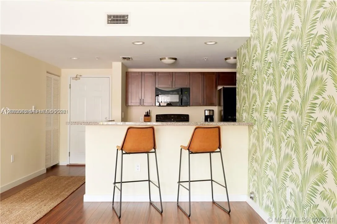 568 NE 66th St # 501, Miami FL 33138