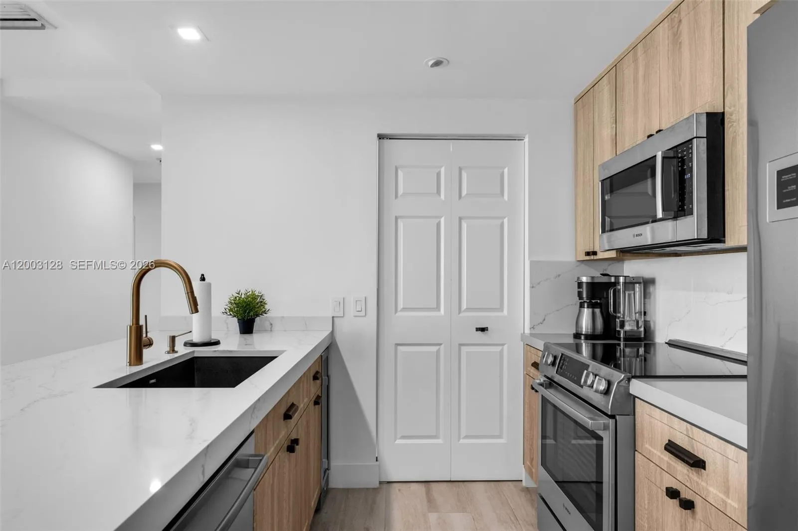 1300 Ponce De Leon Blvd # 815, Coral Gables FL 33134