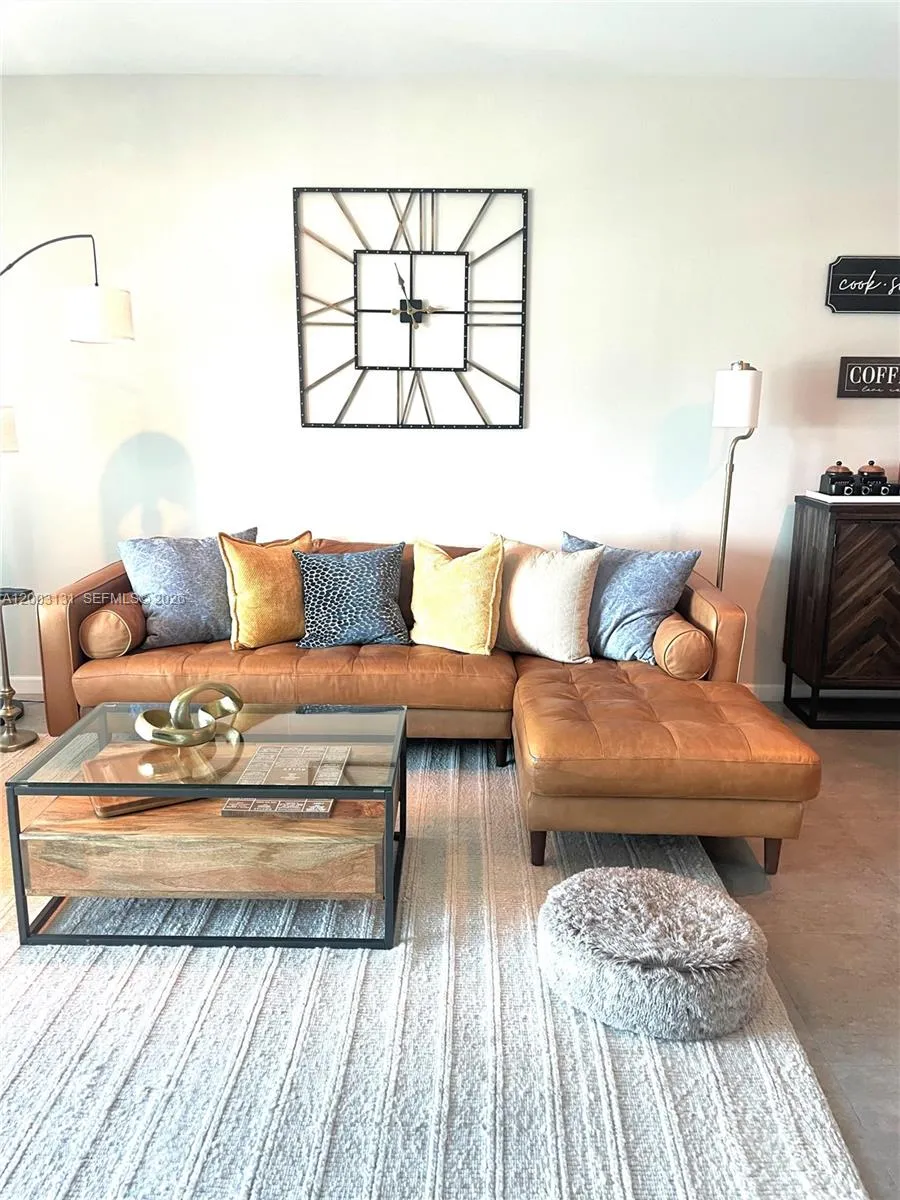 888 Biscayne Blvd # 4310, Miami FL 33132