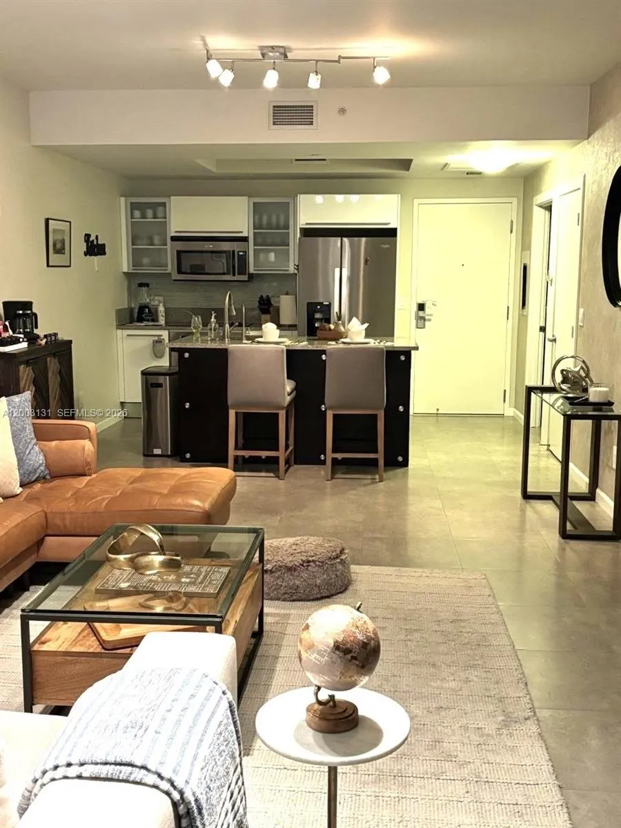 888 Biscayne Blvd # 4310, Miami FL 33132