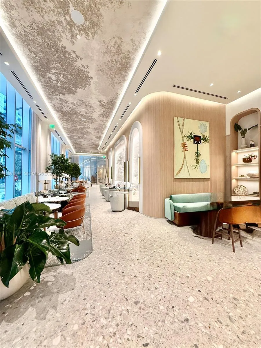 77 SE 5th st # 2305, Miami FL 33131