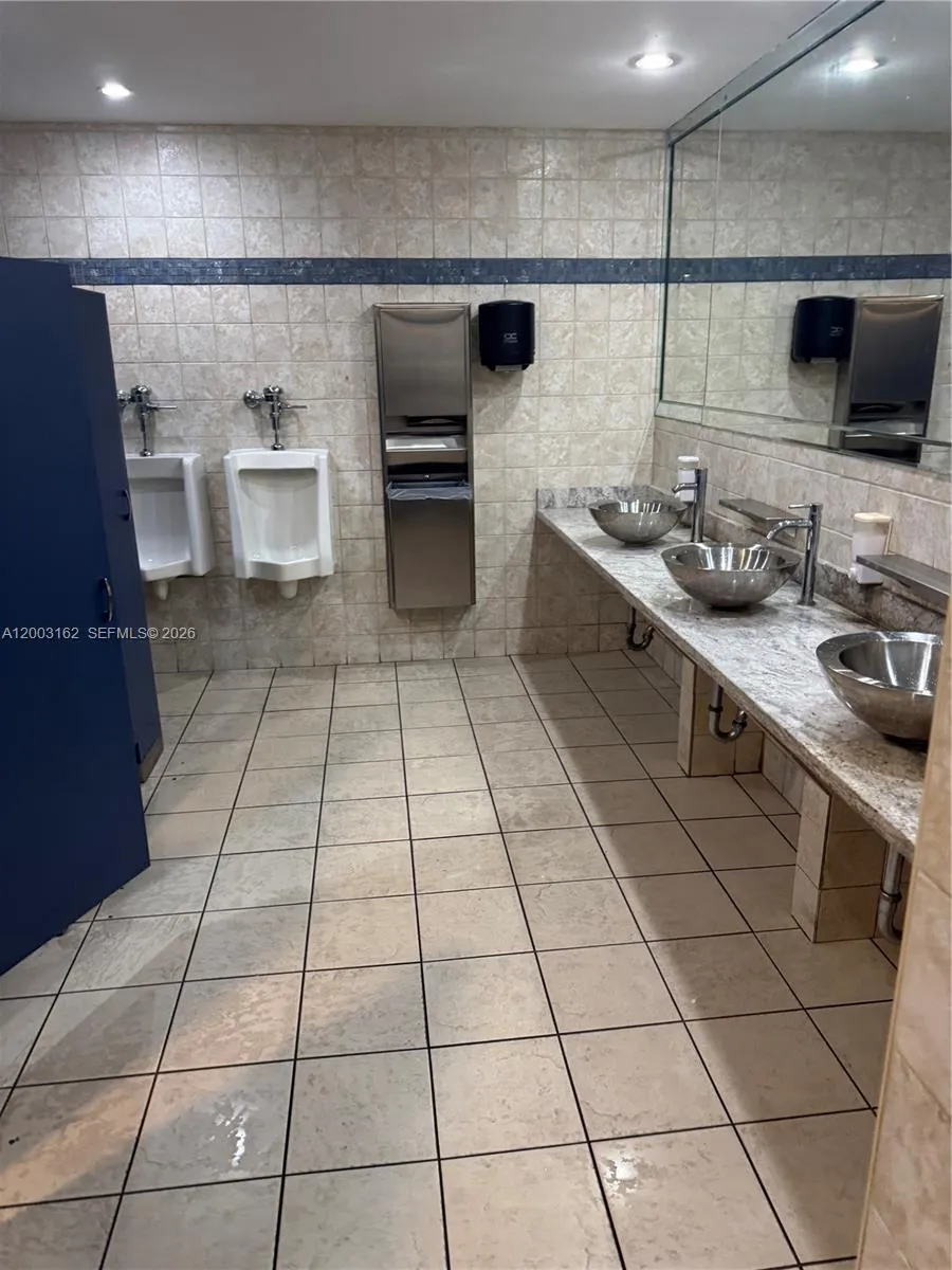 717 Ponce De Leon Blvd # 323, Coral Gables FL 33134