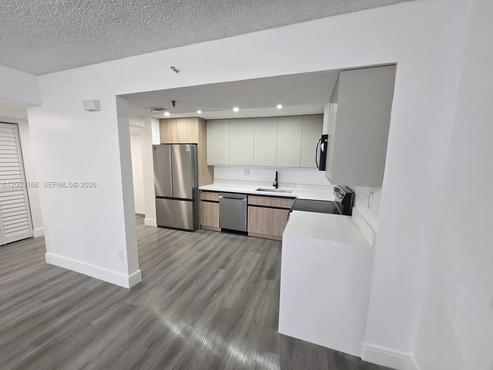 20840 San Simeon Way # 601, Miami FL 33179