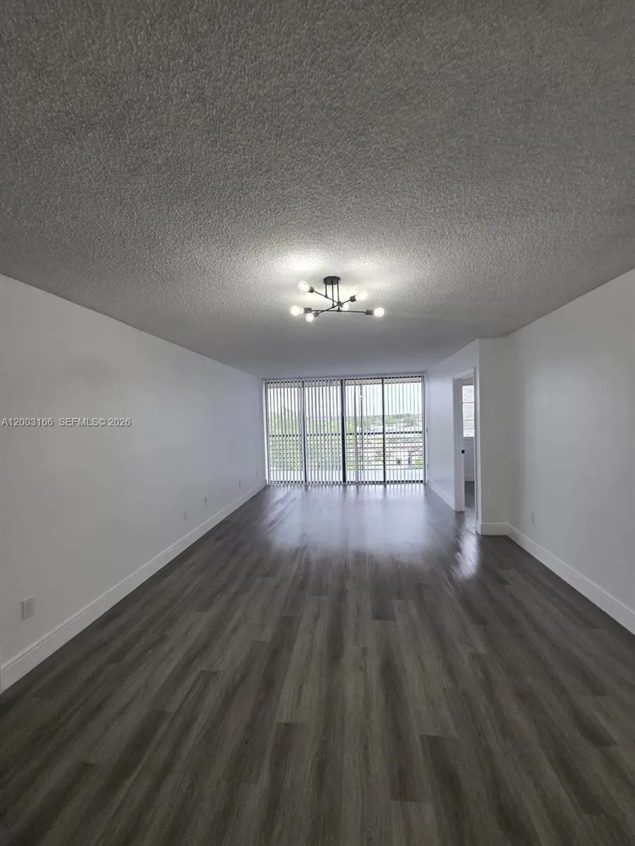 20840 San Simeon Way # 601, Miami FL 33179