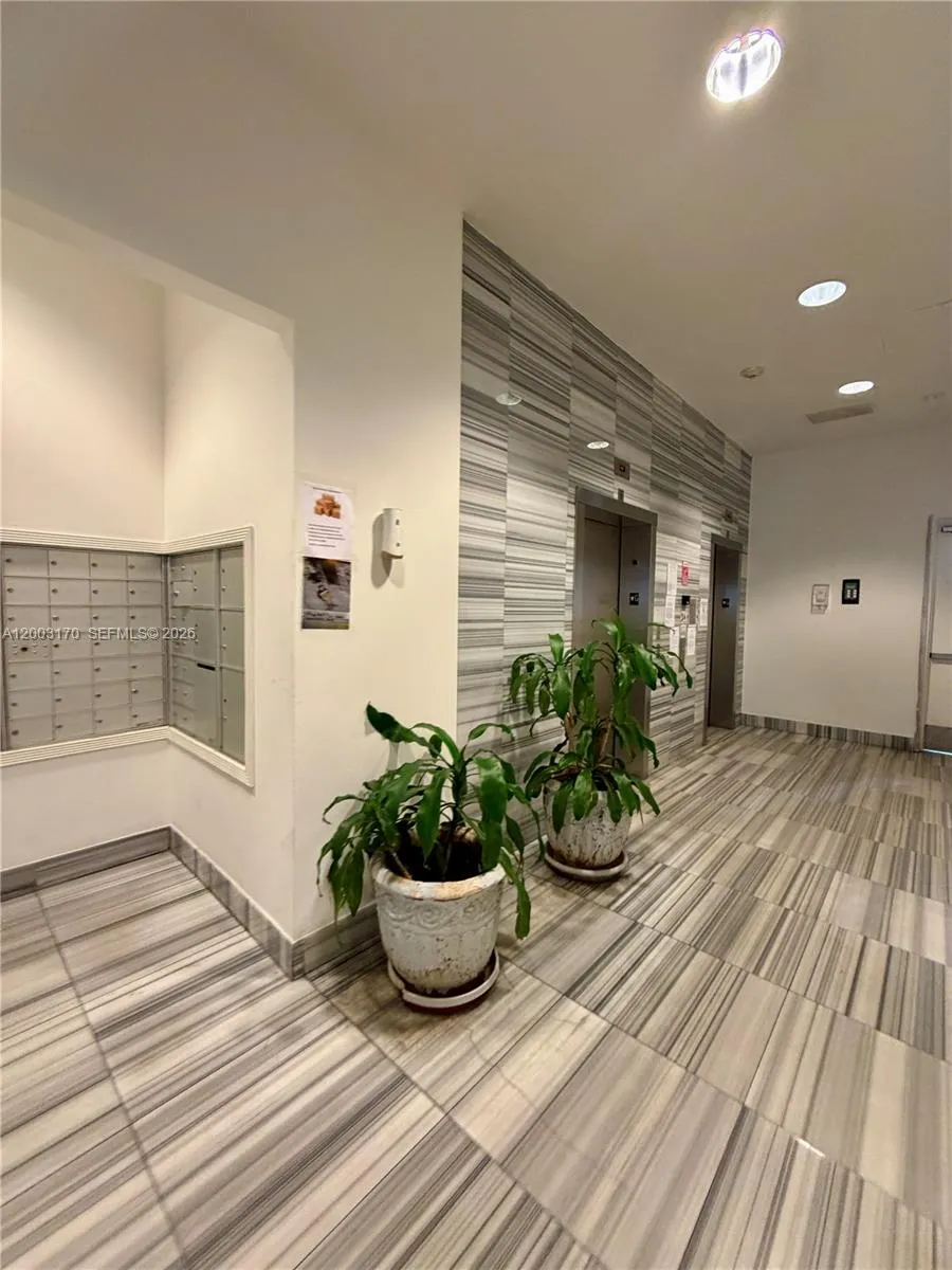 219 NW 12th Ave # 709, Miami FL 33128