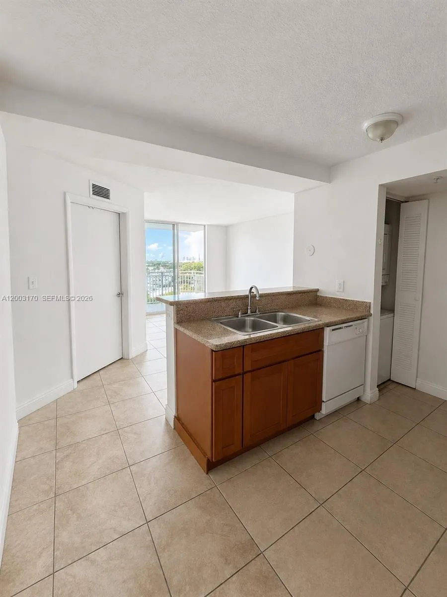 219 NW 12th Ave # 709, Miami FL 33128