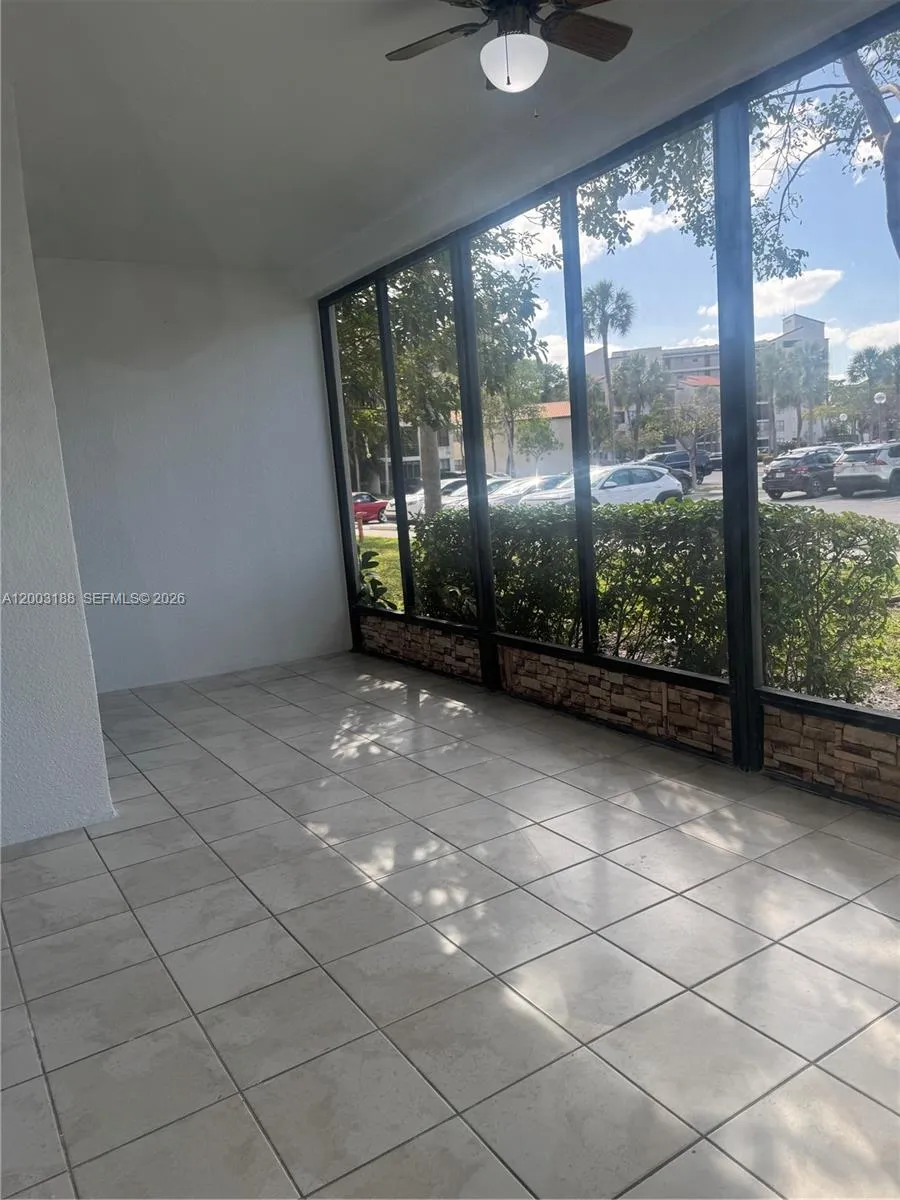 2312 S Cypress Bend Dr # 107, Pompano Beach FL 33069