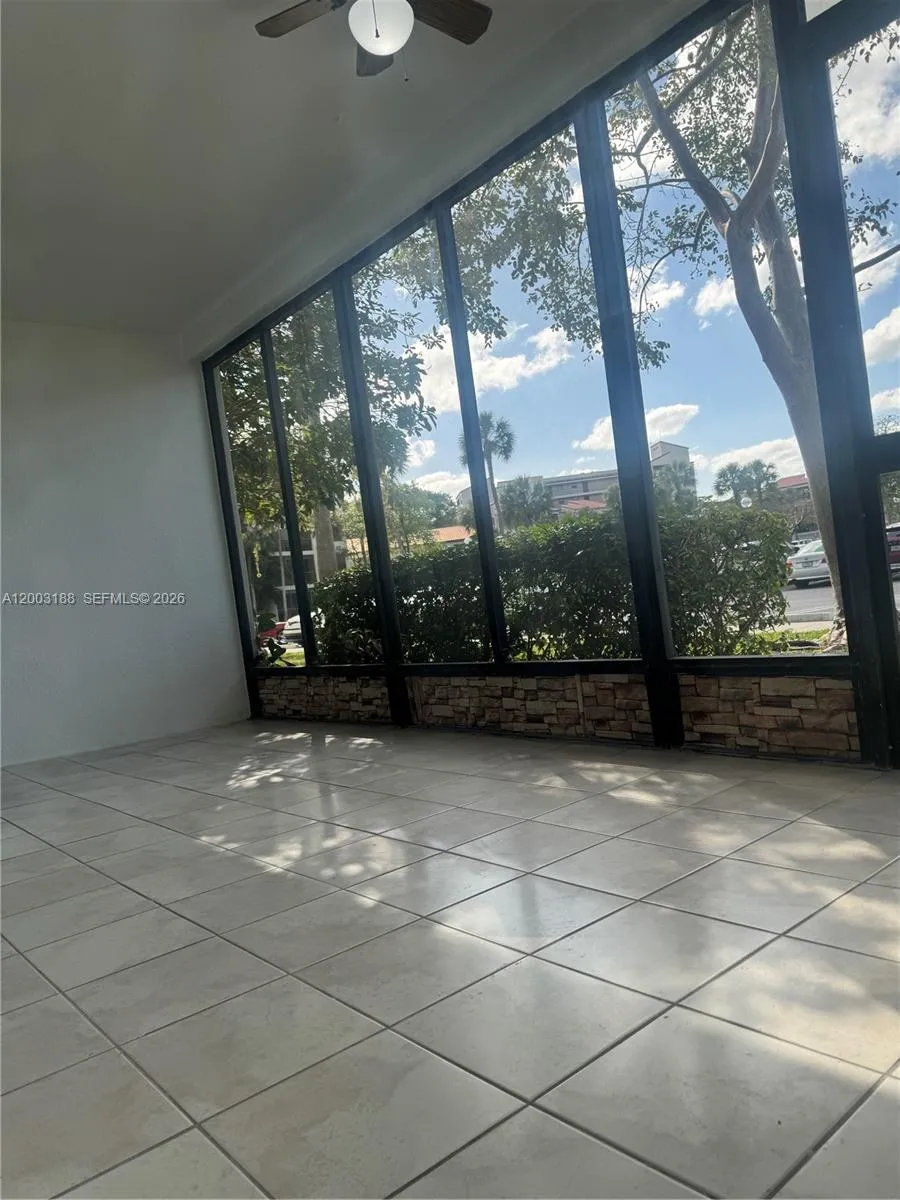 2312 S Cypress Bend Dr # 107, Pompano Beach FL 33069