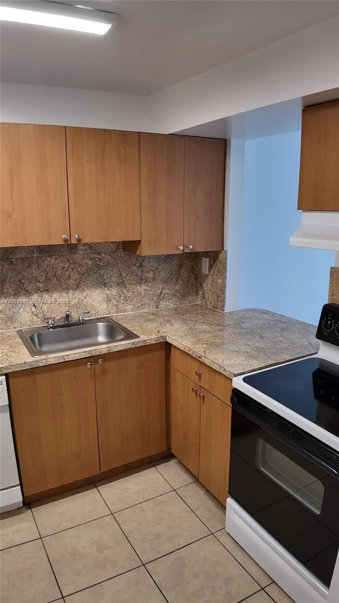 11140 SW 196th St # 310, Cutler Bay FL 33157