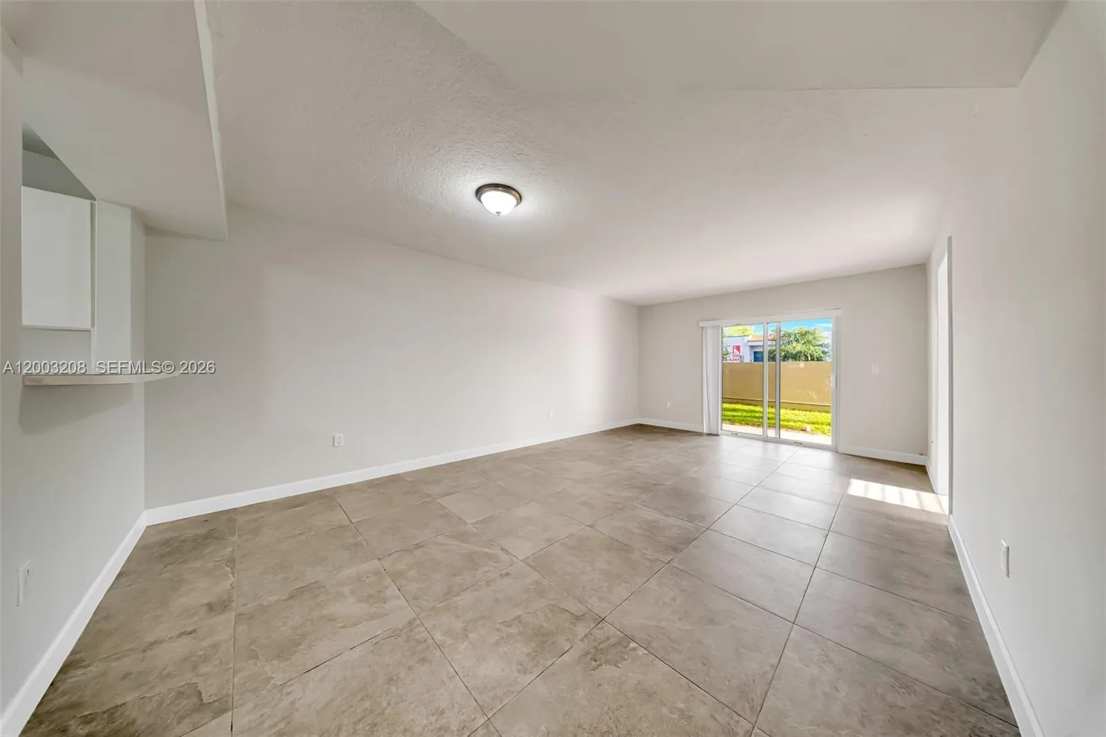 2610 W 76th St # 106, Hialeah FL 33016