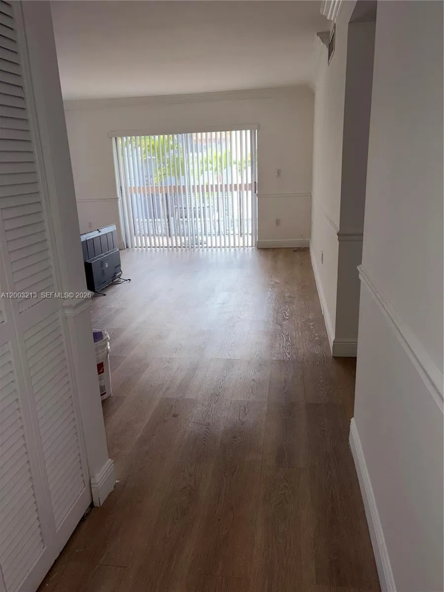 401 NW 72nd Ave # D, Miami FL 33126