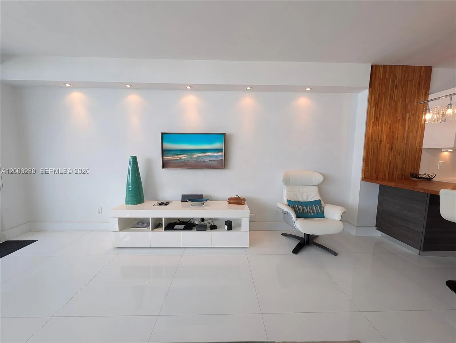 100 Lincoln Rd # 1008, Miami Beach FL 33139