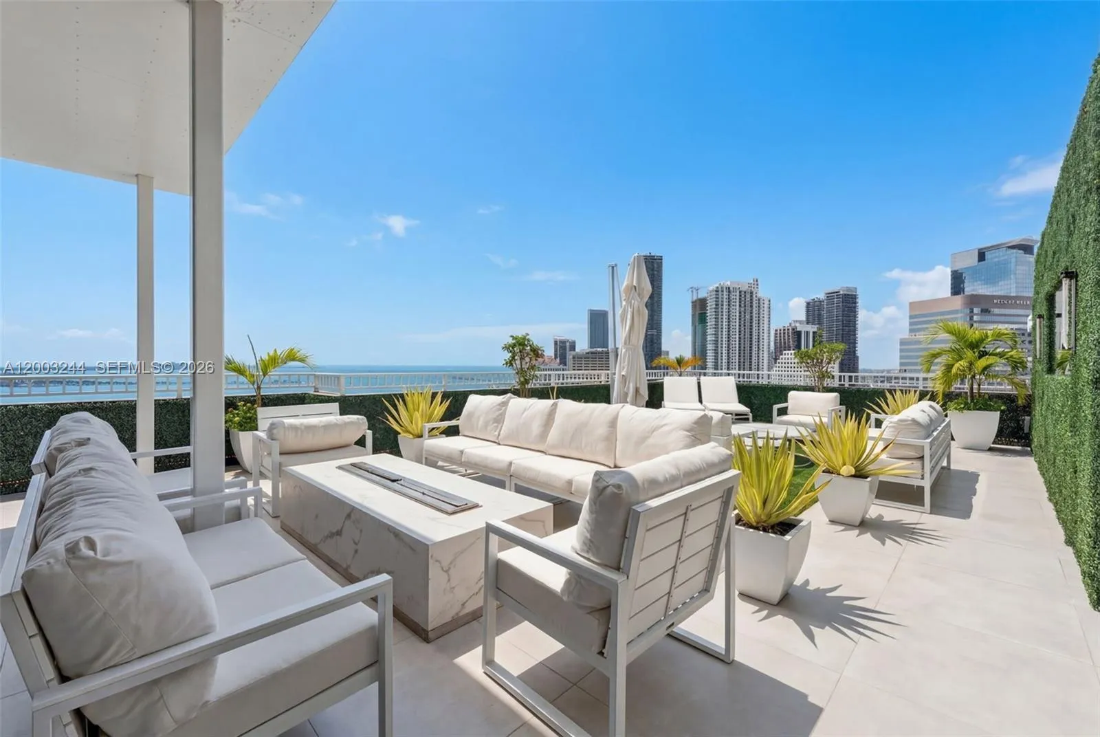 801 Brickell Key Blvd, Miami FL 33131