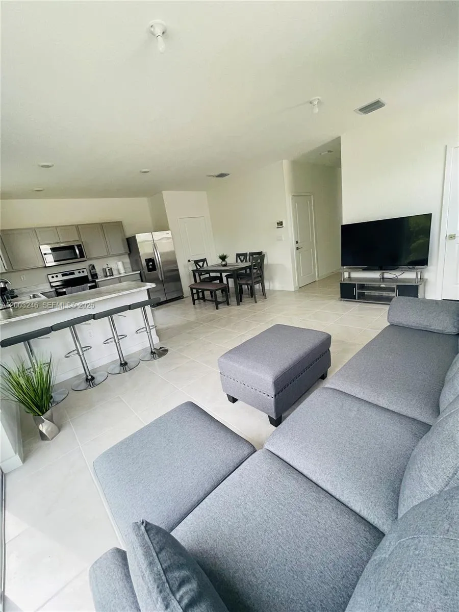 916 SE 19th St # 916, Homestead FL 33034