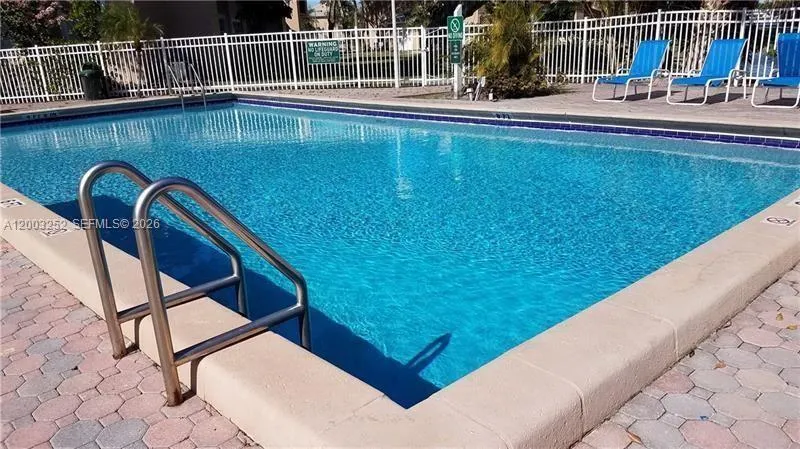 1701 NW 96th Ter # 1E, Pembroke Pines FL 33024