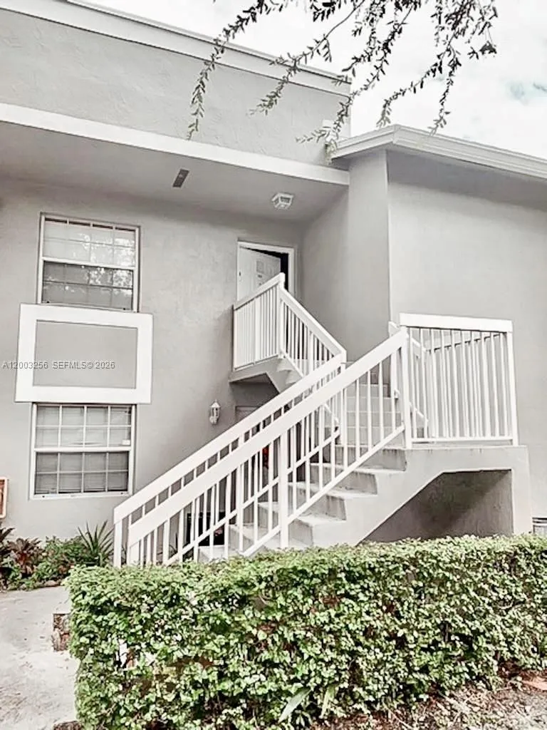 464 NE 210th Cir Ter # 10A, Miami FL 33179