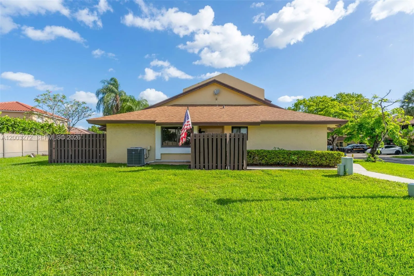 250 SW 97th Ter, Pembroke Pines FL 33025