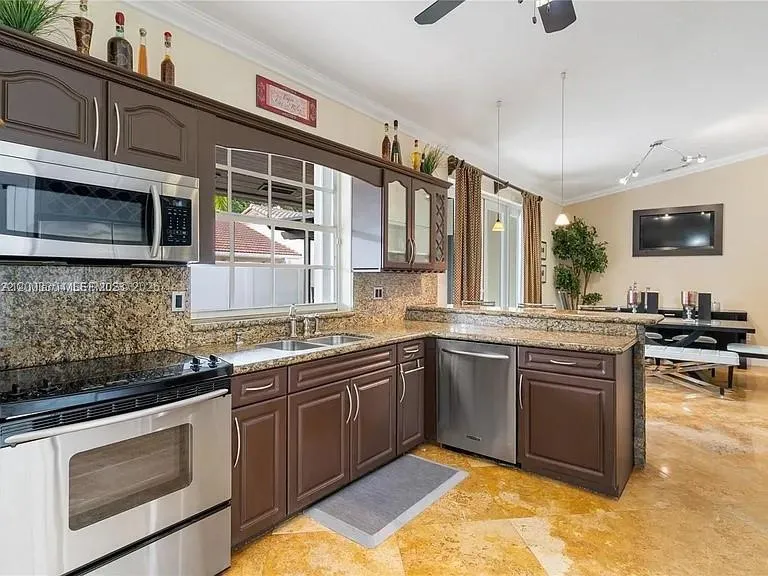 8978 NW 152nd Ln, Miami Lakes FL 33018