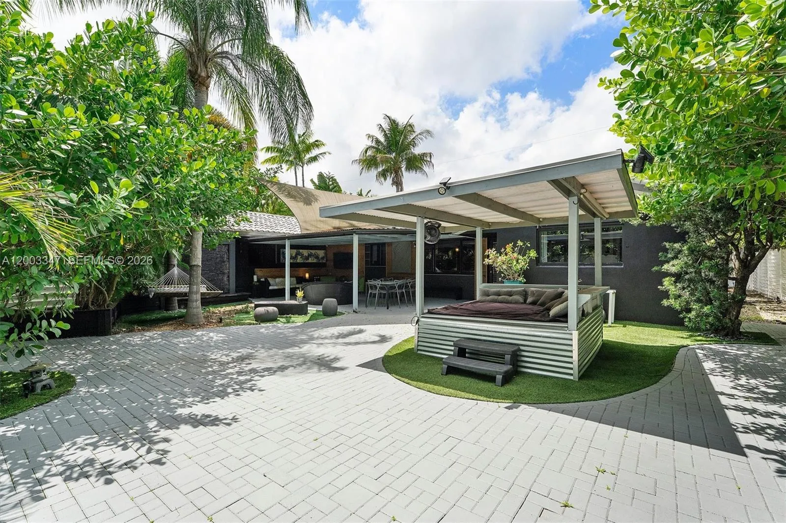 2825 NW 10th Ave, Wilton Manors FL 33311