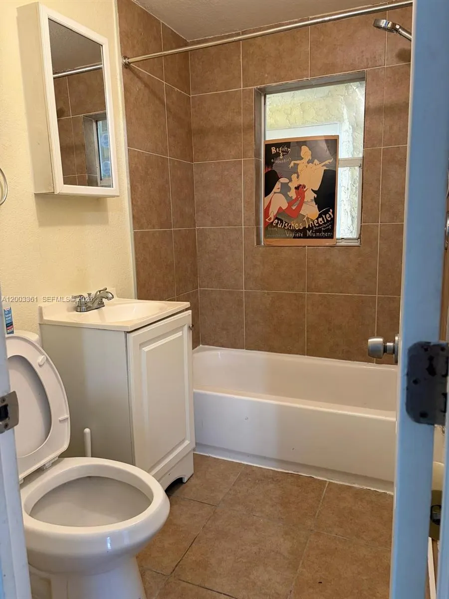 1612 Harrison St # 2, Hollywood FL 33020