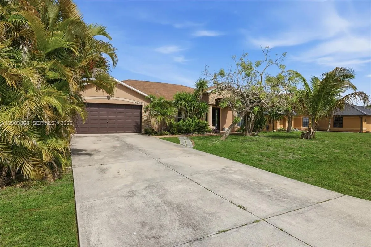 403 SW 28th PL, Cape Coral FL 33991