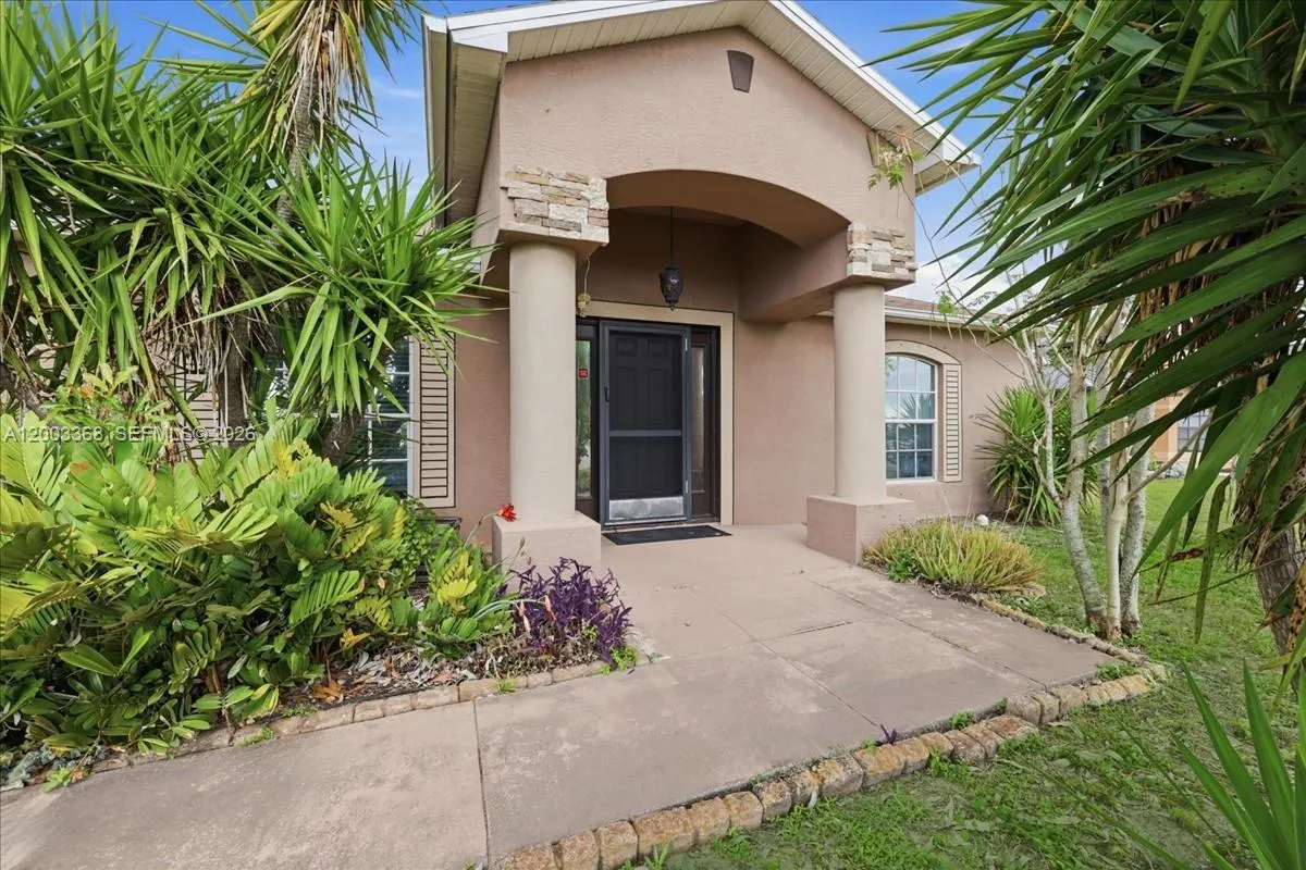 403 SW 28th PL, Cape Coral FL 33991