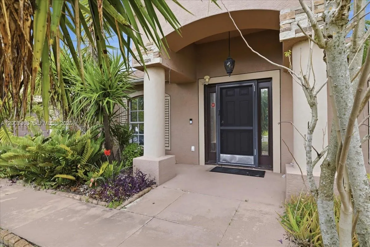 403 SW 28th PL, Cape Coral FL 33991