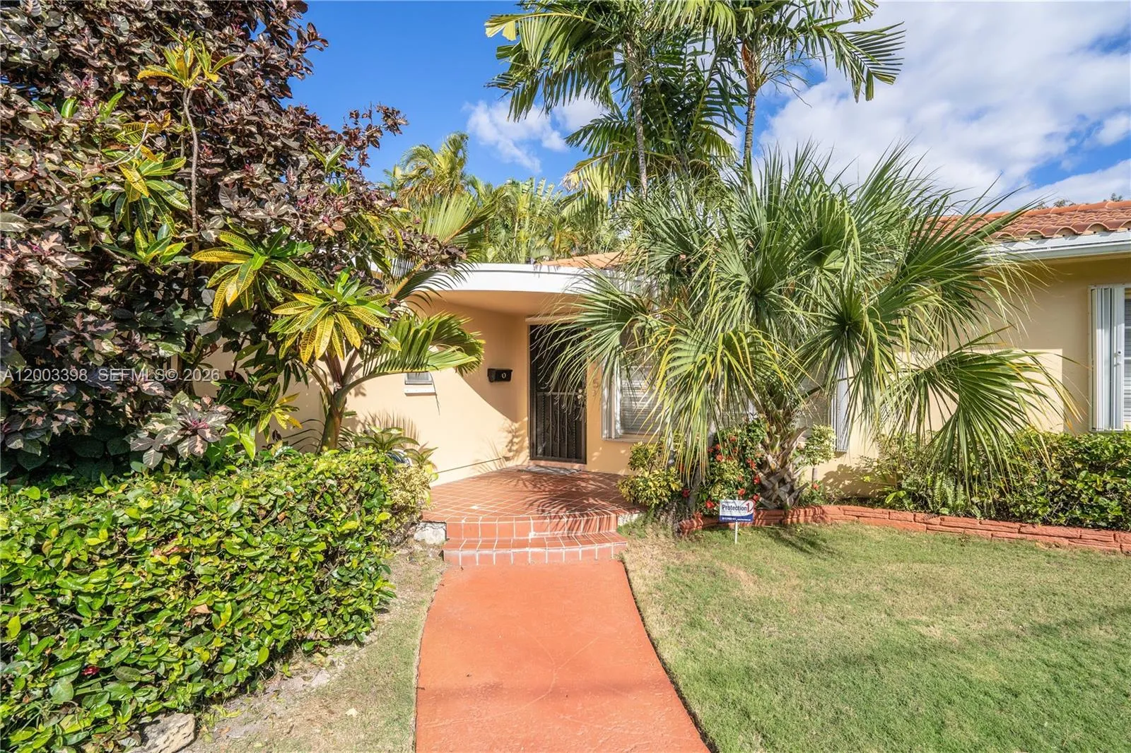 475 S Shore Dr, Miami Beach FL 33141