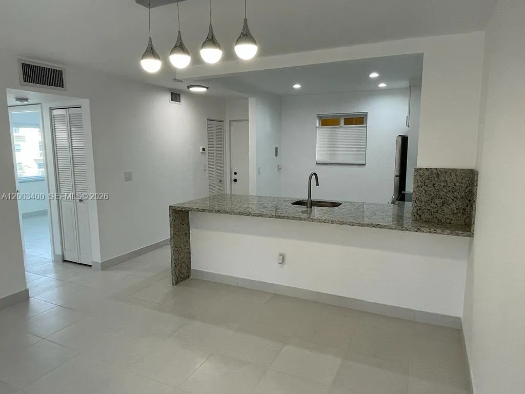 7732 Camino Real # 318, Miami FL 33143