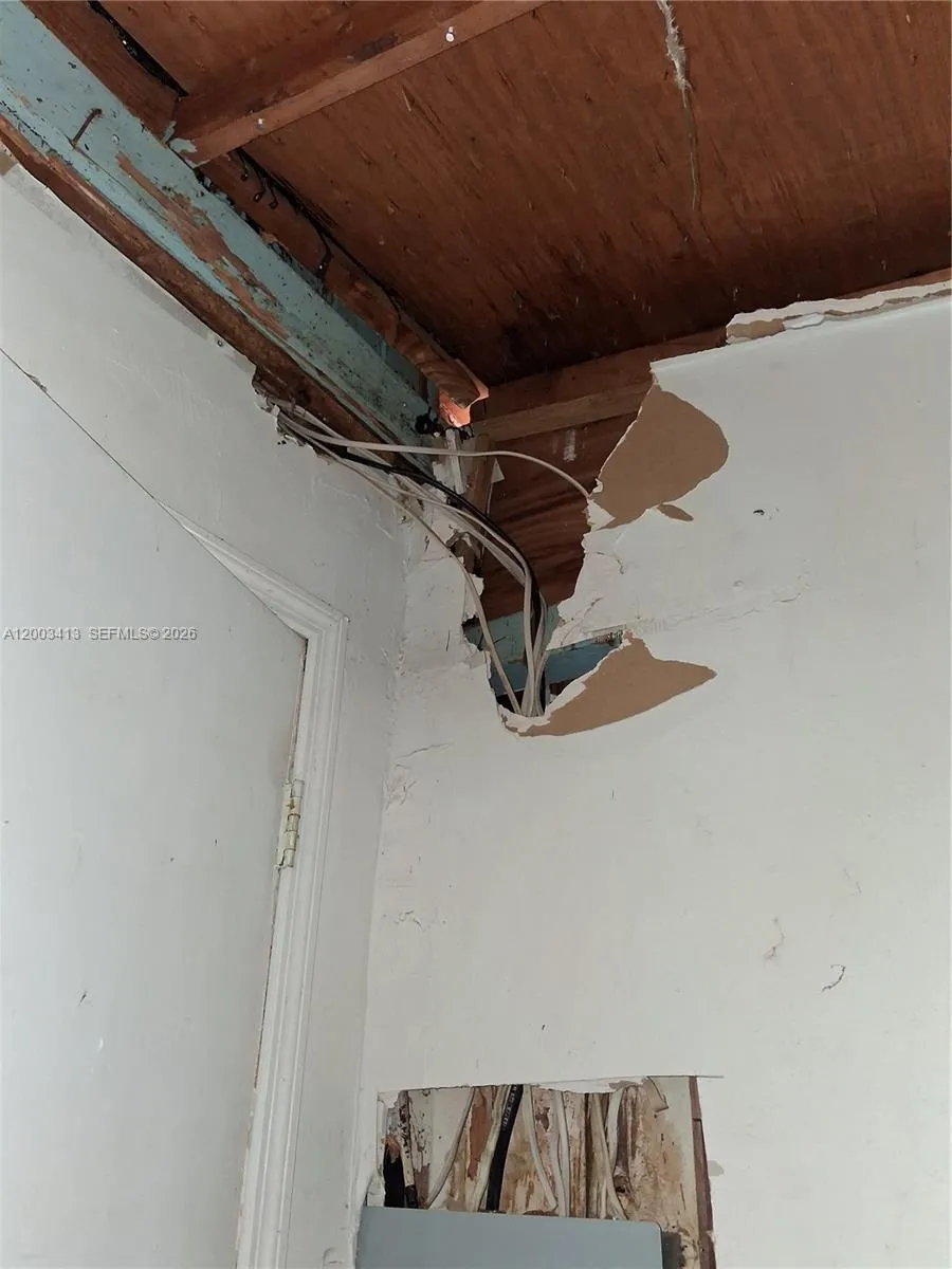 1438 NW 99th St, Miami FL 33147