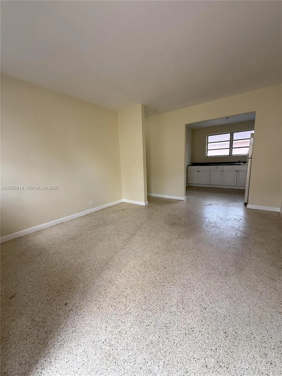 1725 NW 59th St # 3, Miami FL 33142