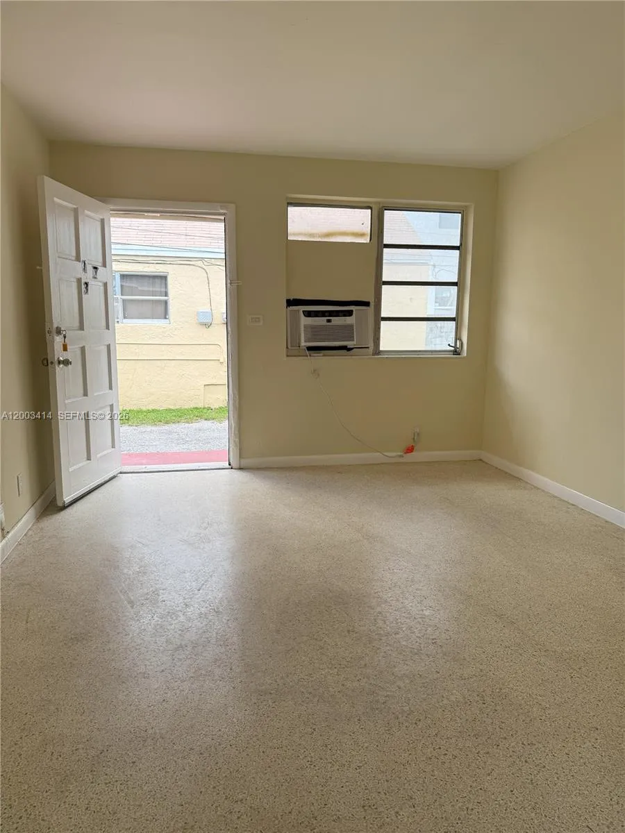 1725 NW 59th St # 3, Miami FL 33142