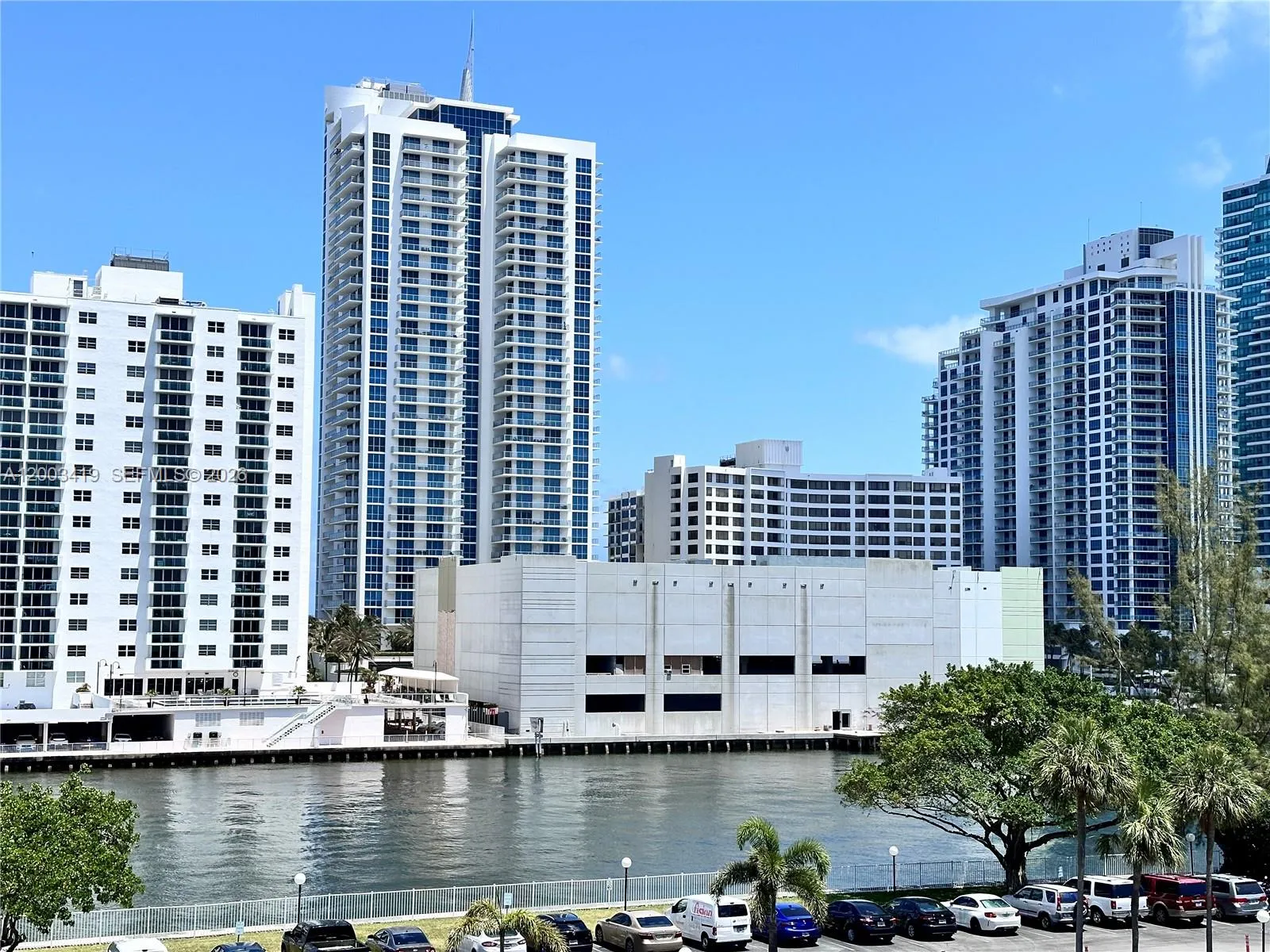 800 Parkview Dr # 522, Hallandale Beach FL 33009