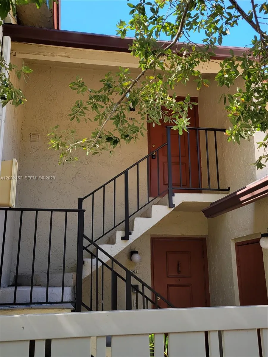 1821 NE 40th Ct # 302, Pompano Beach FL 33064