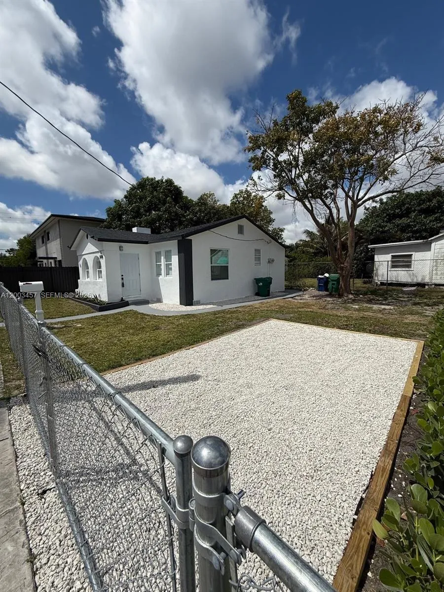 5158 NW 19th Ave # A, Miami FL 33142