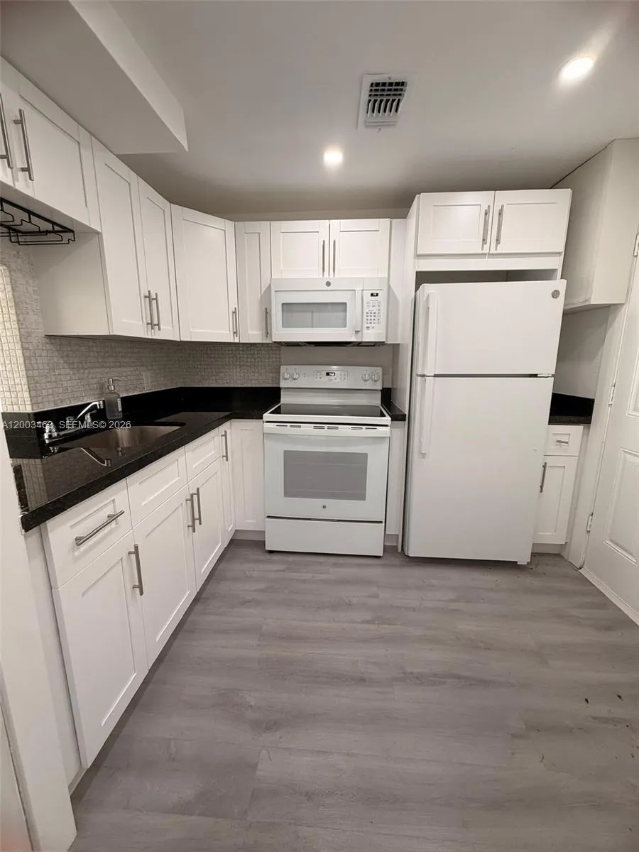 20111 NE 27th Ct # K109, Aventura FL 33180