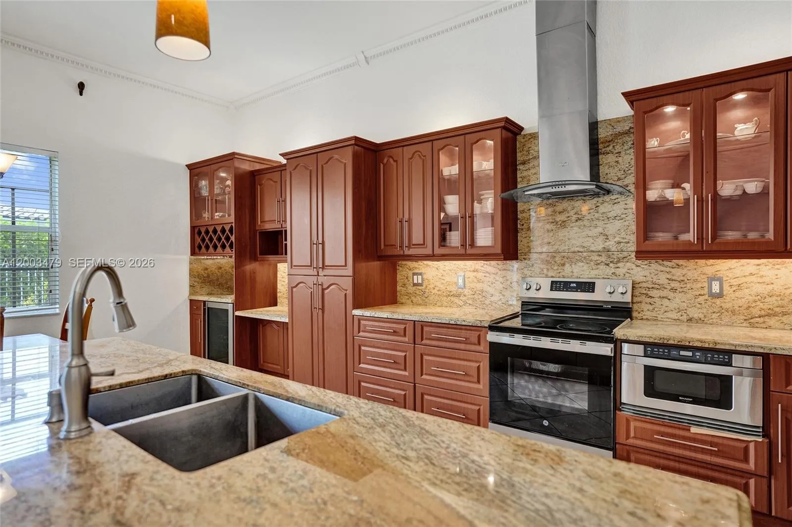 1169 Peregrine Way, Weston FL 33327