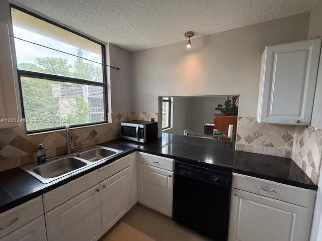 8429 Forest Hills Dr # 301, Coral Springs FL 33065