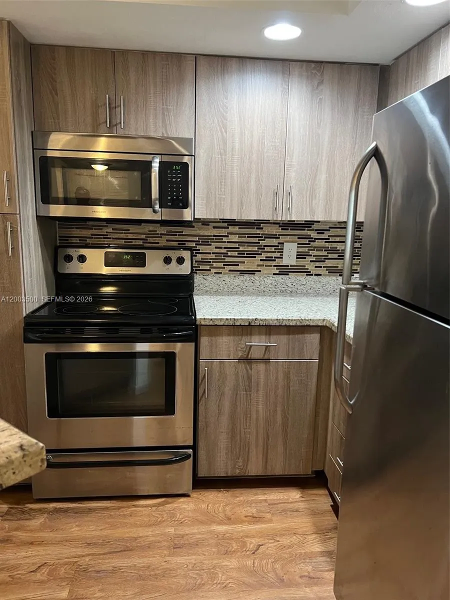 565 Vista Isles Dr # 2014, Sunrise FL 33325