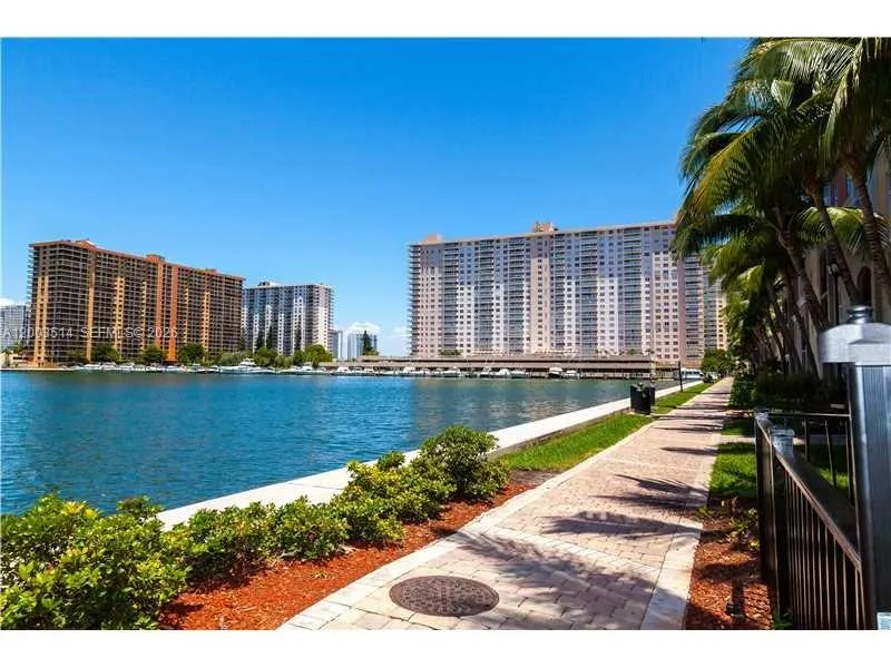 17100 N Bay Rd # 1913, Sunny Isles Beach FL 33160