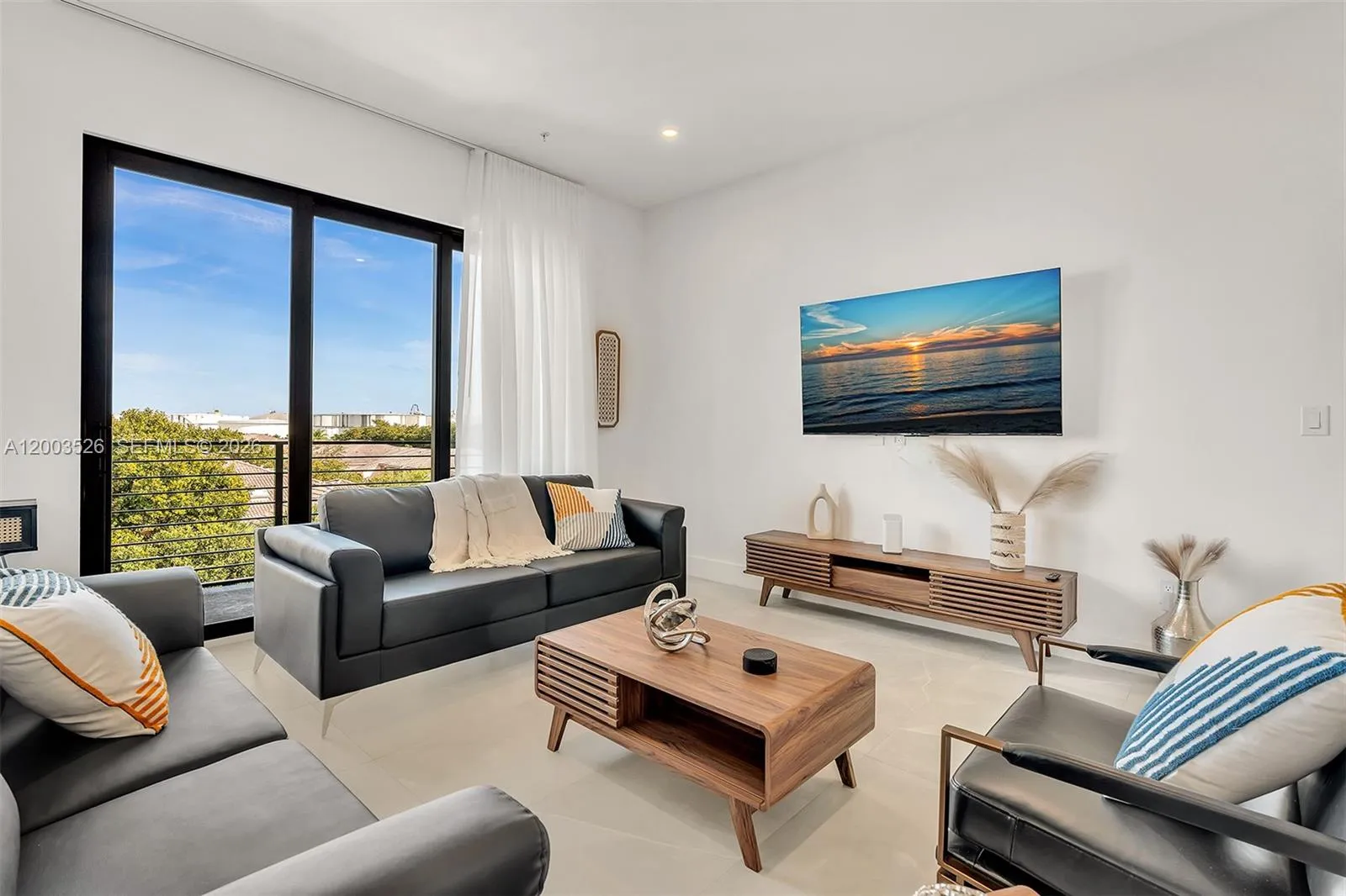 2100 Miami RD # 404, Fort Lauderdale FL 33316