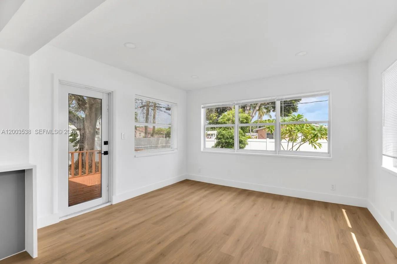 327 SE 2nd Ave, Dania Beach FL 33004