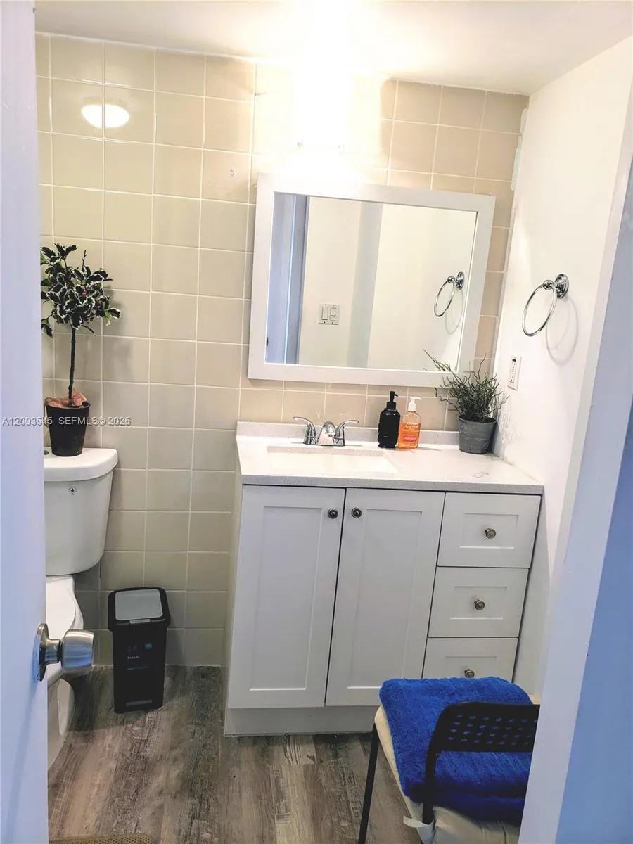 3101 N Country Club Dr # 101, Aventura FL 33180