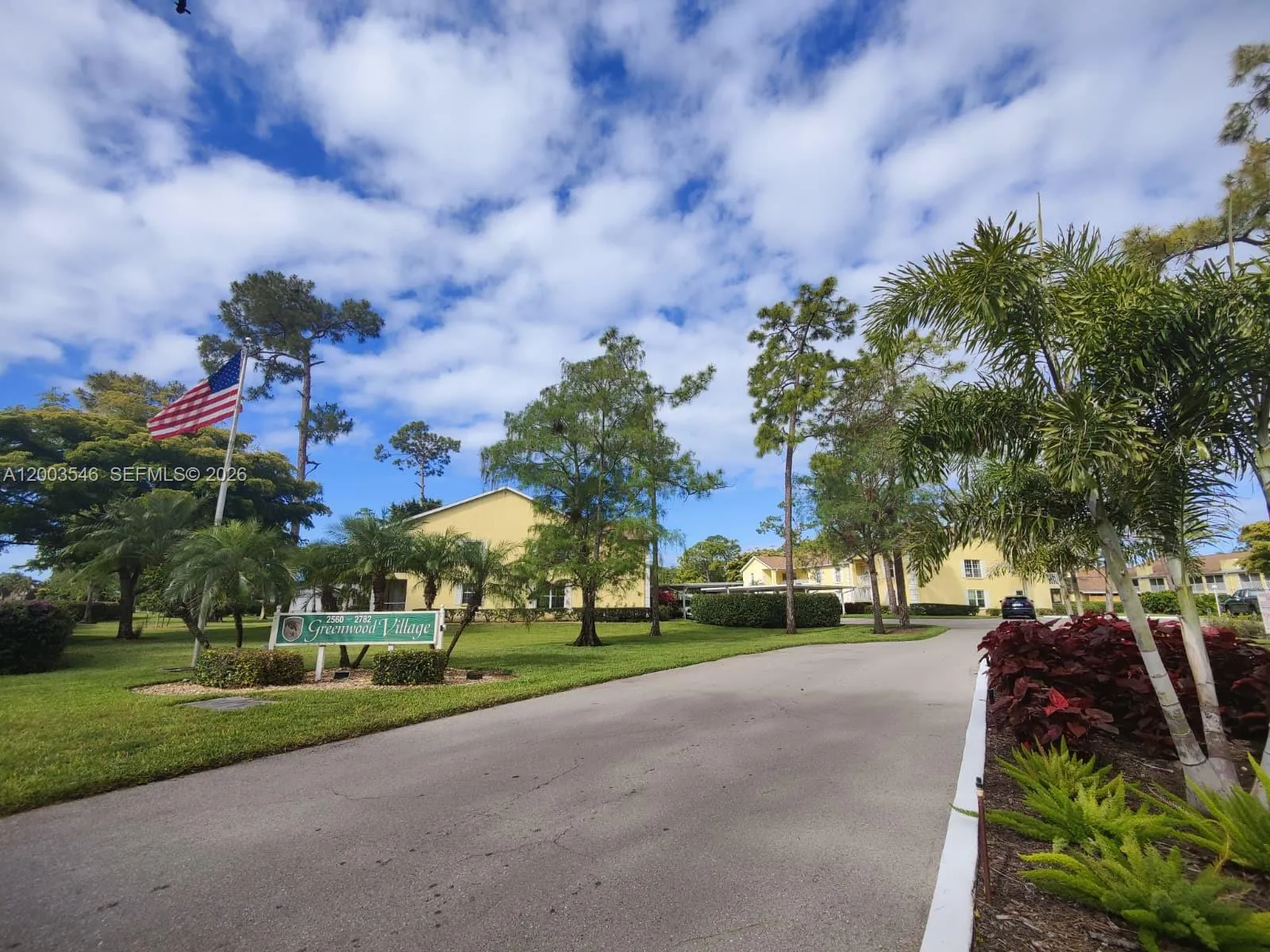 2668 Kings Lake # 2668, Naples FL 34112