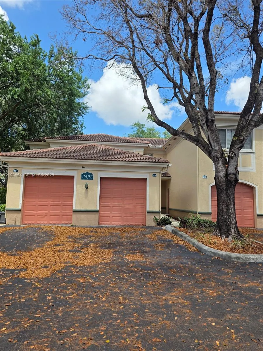 2492 Centergate Dr # 201, Miramar FL 33025